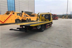 新北非事故拖车