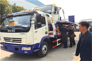 新北汽车道路救援拖车价格